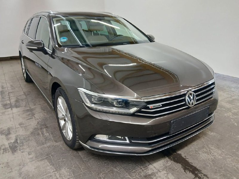 Volkswagen Passat Variant вид 1 (t.me/Eur0pAvto/2980)